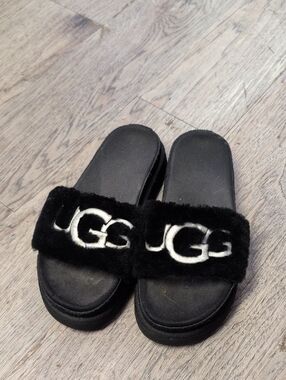 UGG Black Plush Logo Slide Sandals